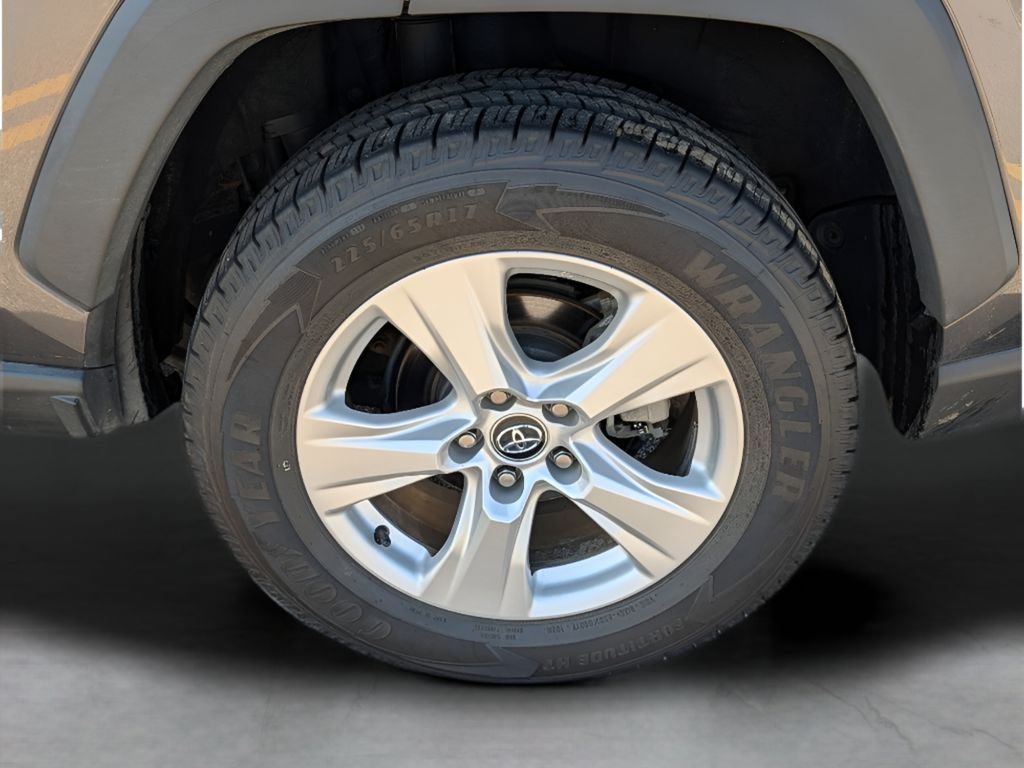 Used 2020 Magnetic Gray Metallic Toyota XLE image 3