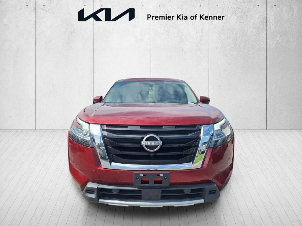 Used 2023 Red Nissan Platinum image 8