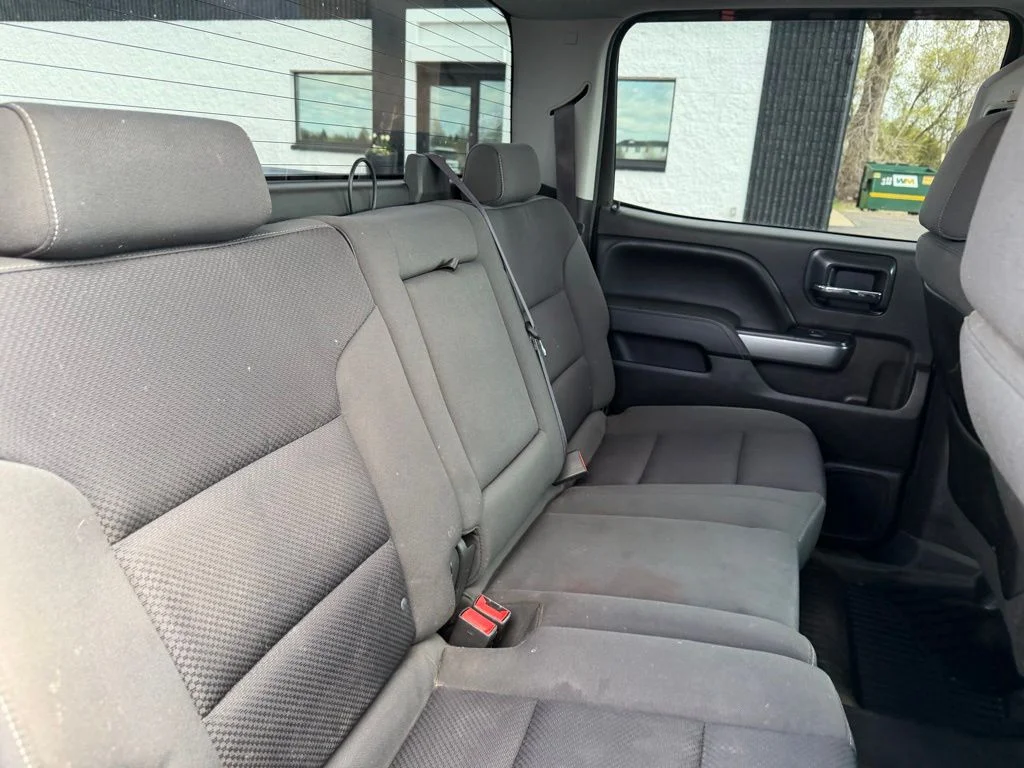 Used 2015 Black Chevrolet LT image 28