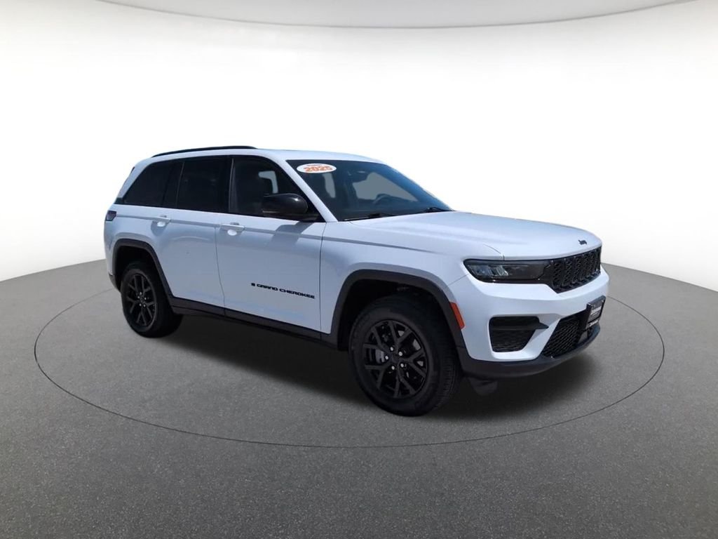 Used 2025 White Jeep Altitude X image 4