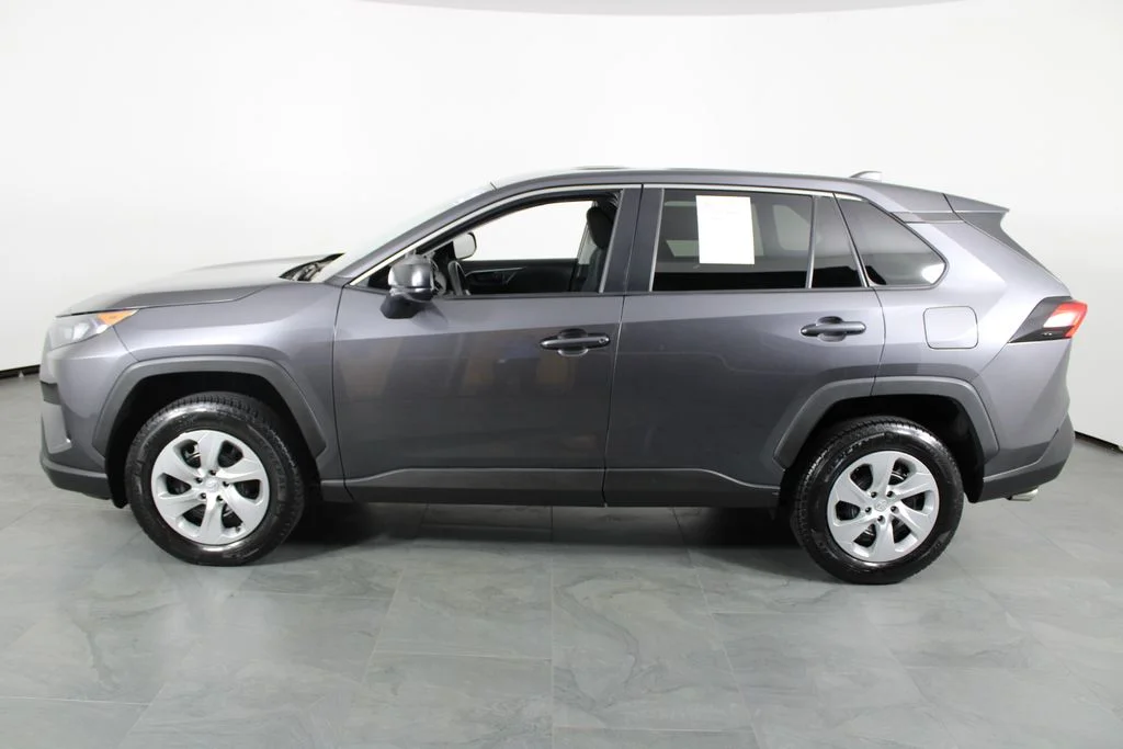 Used 2022 Gray Toyota LE image 11