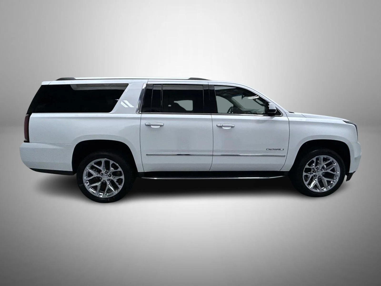 Used 2019 White GMC Denali image 4