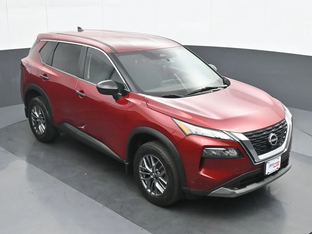 Used 2023 Red Nissan S image 32