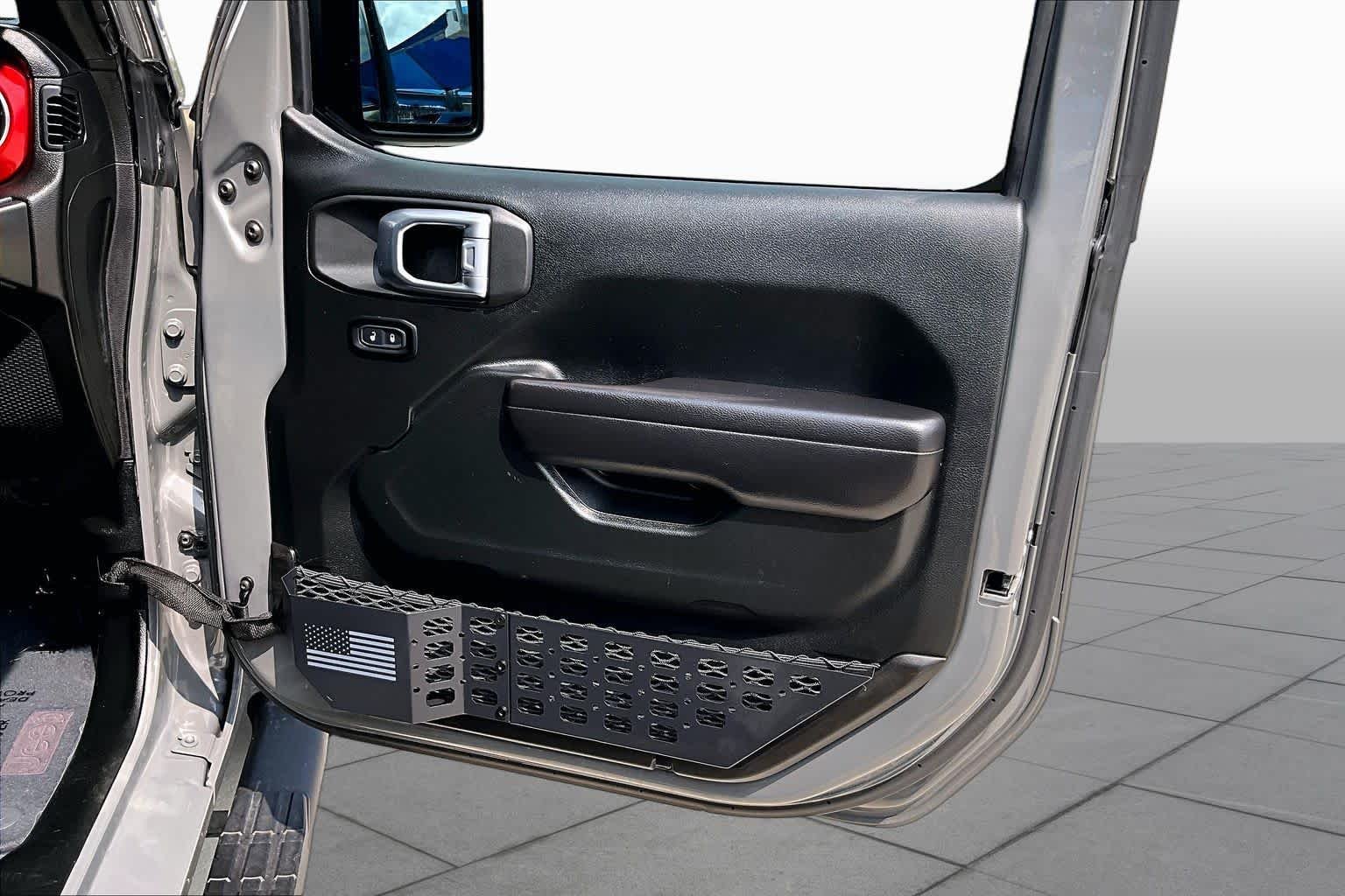 Used 2021 Sting-Gray Clearcoat Jeep Rubicon image 19