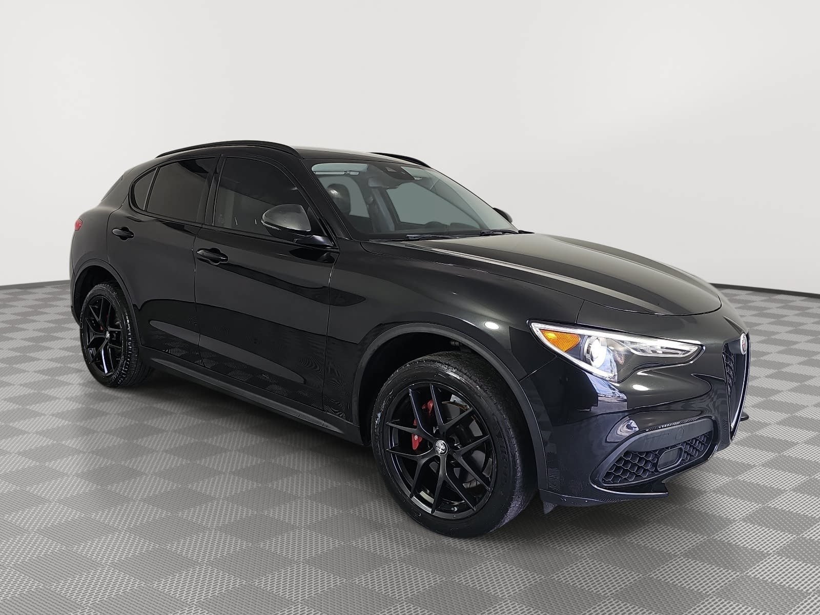 Used 2020 Black Alfa Romeo Base image 2