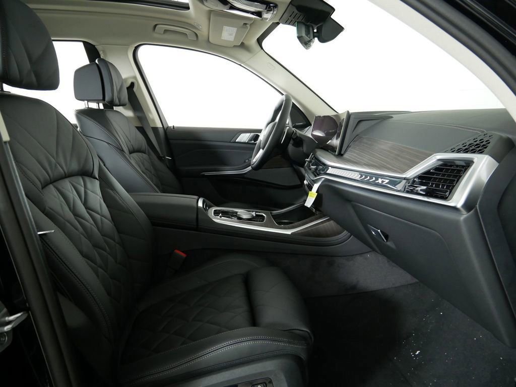 Used 2026 Black Sapphire Metallic BMW xDrive40i image 21