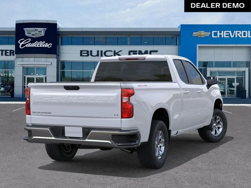 Used 2025  Chevrolet LT image 4