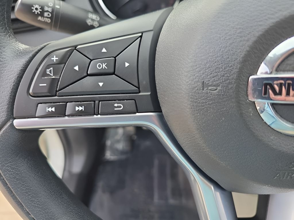 Used 2022 White Nissan SV image 16