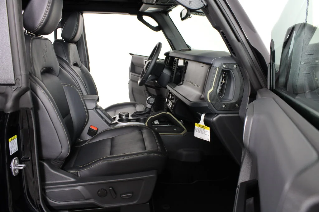New 2026 Shadow Black Ford Badlands image 16