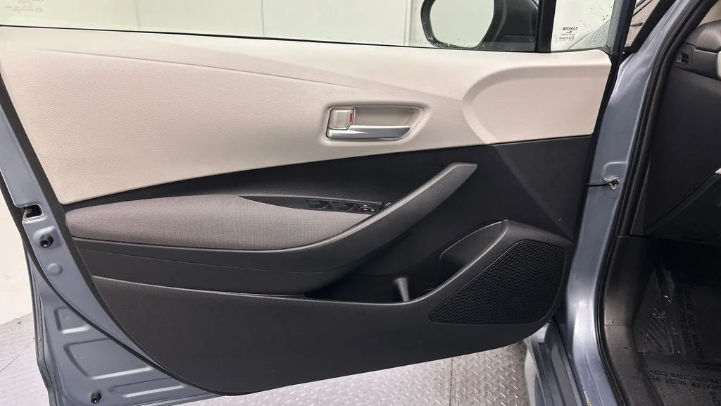 Certified Used 2021  Toyota LE image 12