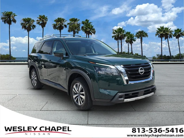 2025 Nissan Pathfinder SL