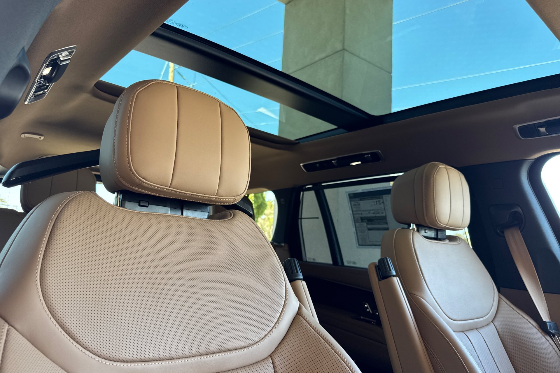 New 2026 Batumi Gold Land Rover SE image 19