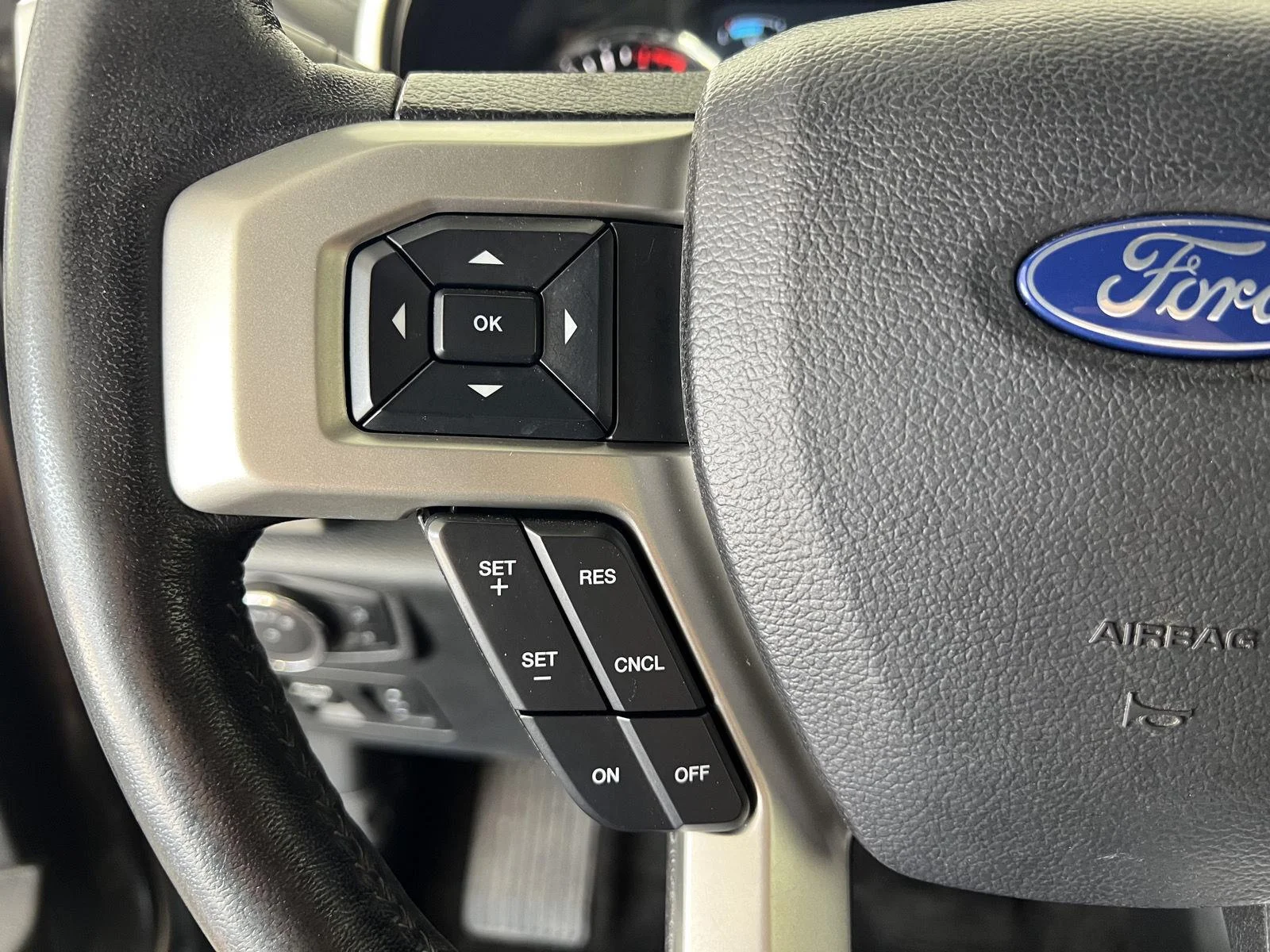 Used 2020  Ford XL image 10