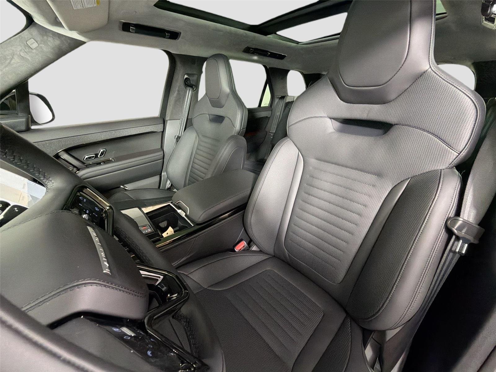 New 2026 Santorini Black Land Rover Autobiography V8 P530 image 18