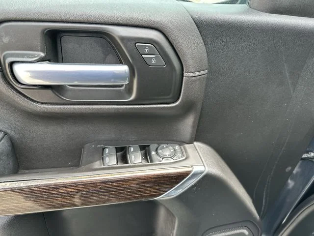 Used 2020 Blue GMC Elevation image 17