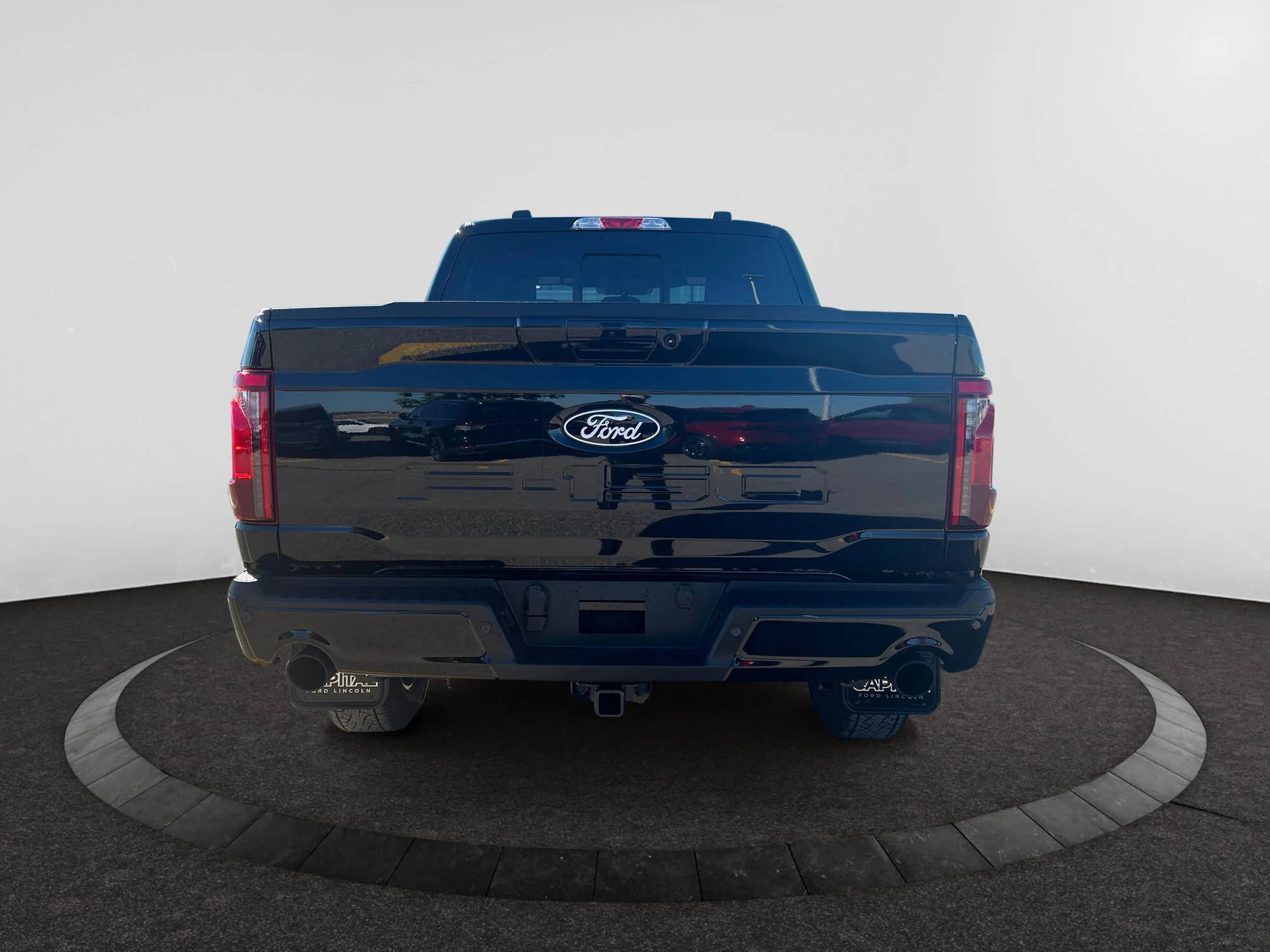 New 2026 Agate Black Metallic Ford XLT image 4