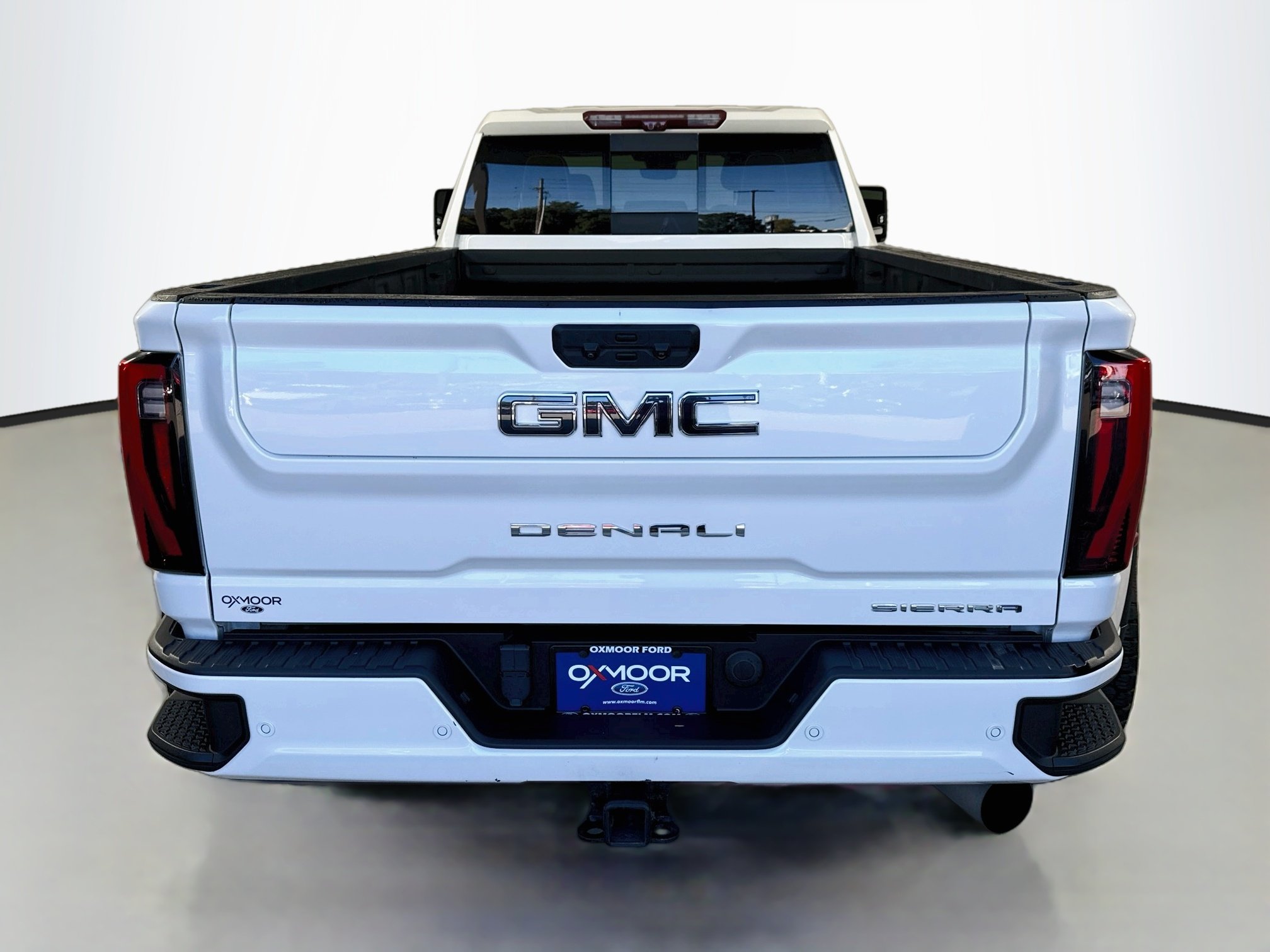 Used 2024 White GMC Denali Ultimate image 12