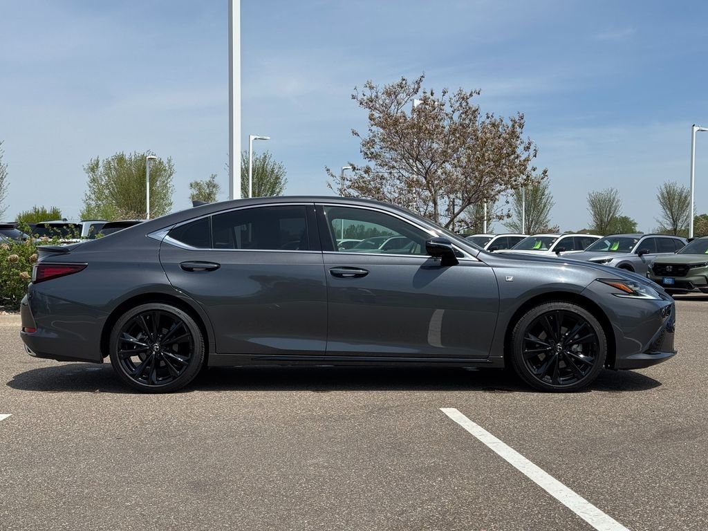 2025 Lexus ES - Photo 6