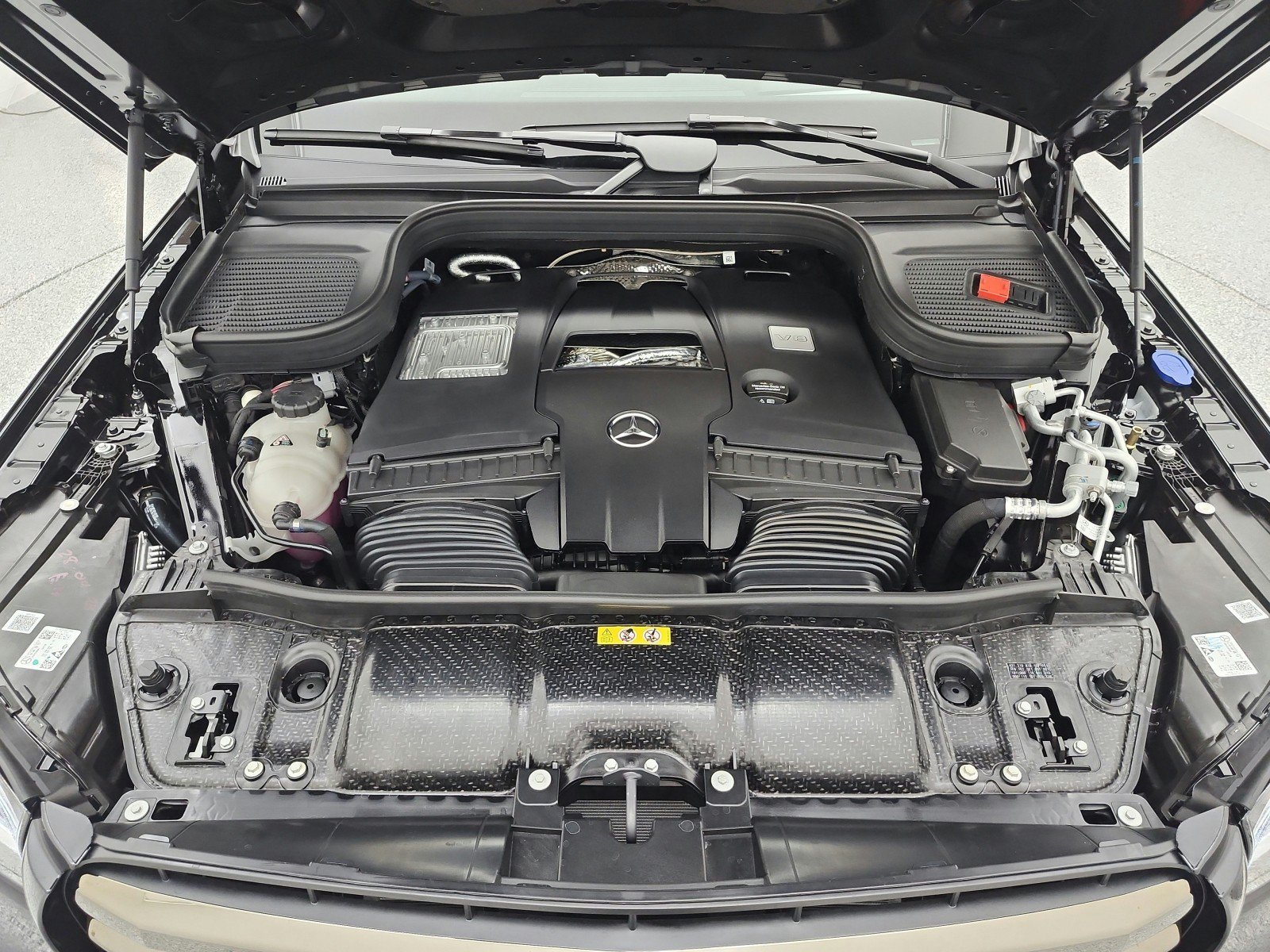 New 2026 Obsidian Black Metallic Mercedes-Benz GLS 580 4MATIC® SUV image 43