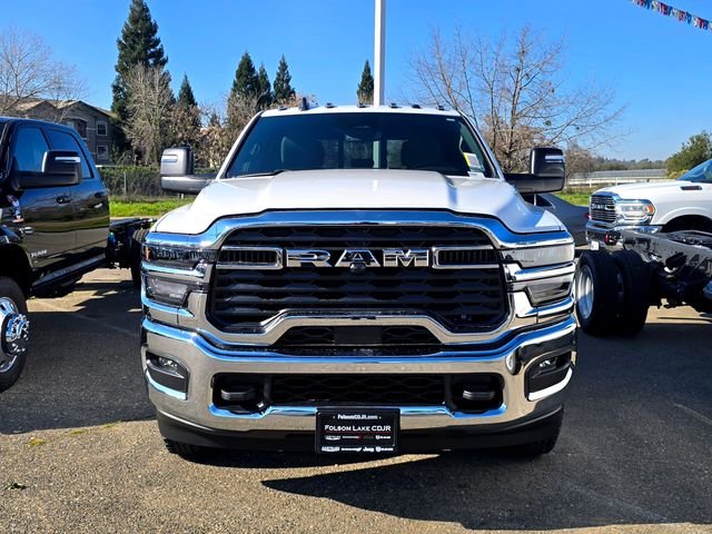 New 2026 Bright White Clear-Coat Exterior Paint RAM Tradesman image 2