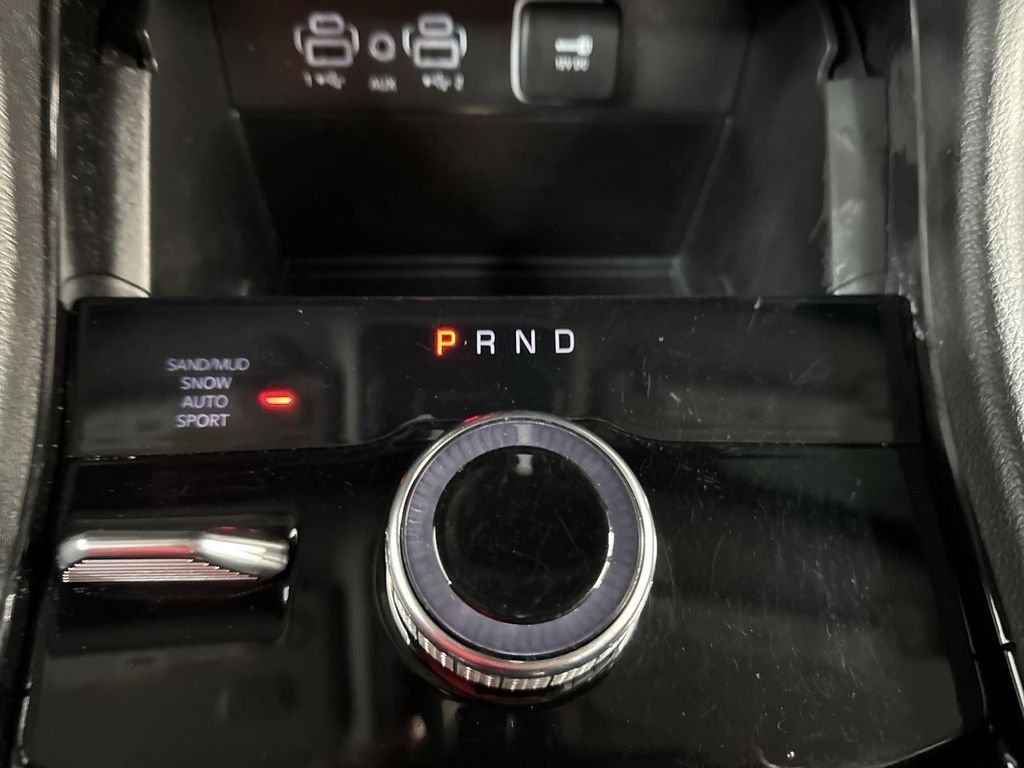 Used 2023 Velvet Jeep Limited image 25