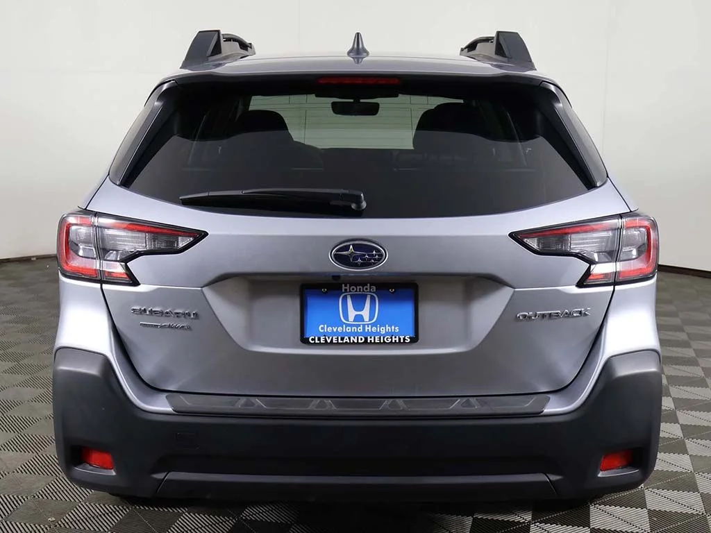 Used 2025 Ice Silver Metallic Subaru Premium image 9