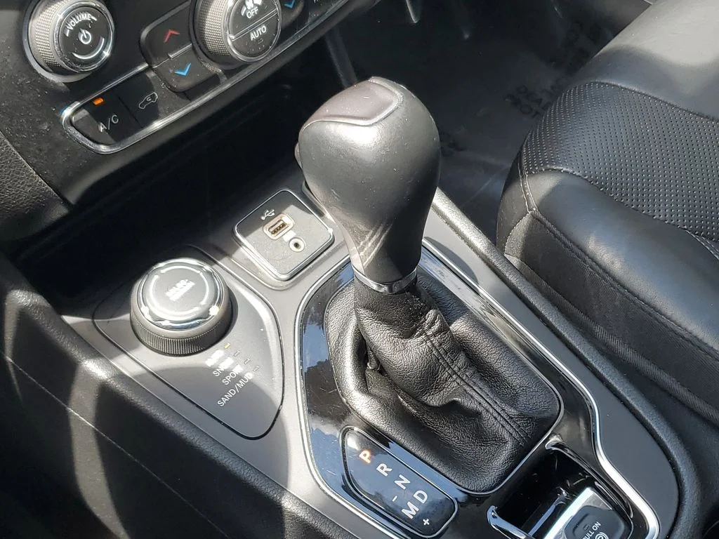 Used 2019 White Jeep Limited image 30