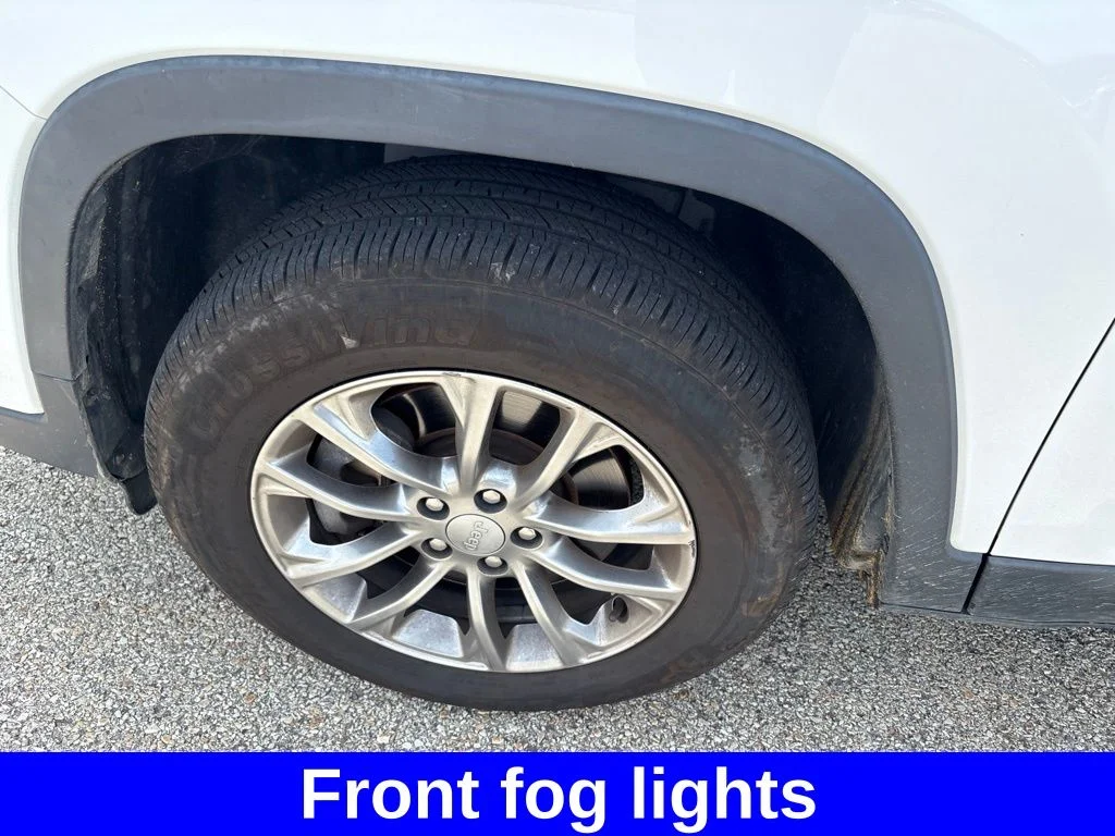Used 2020 White Jeep Latitude Plus image 13
