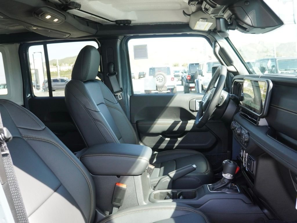 New 2026 Anvil Clear-Coat Exterior Paint Jeep Sahara image 18