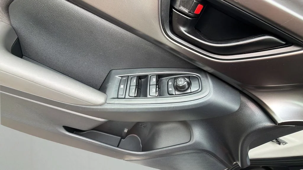 Used 2024 White Subaru Base image 24