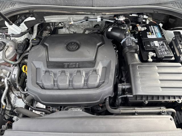 Used 2022 Pure White Volkswagen SE image 24