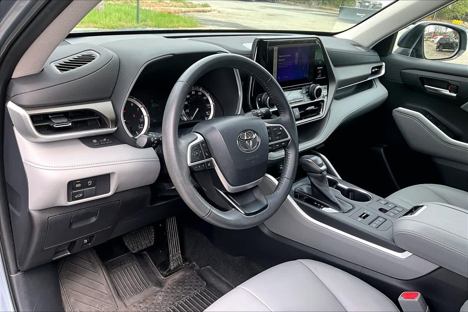 2023 Toyota Highlander XLE - Photo 18
