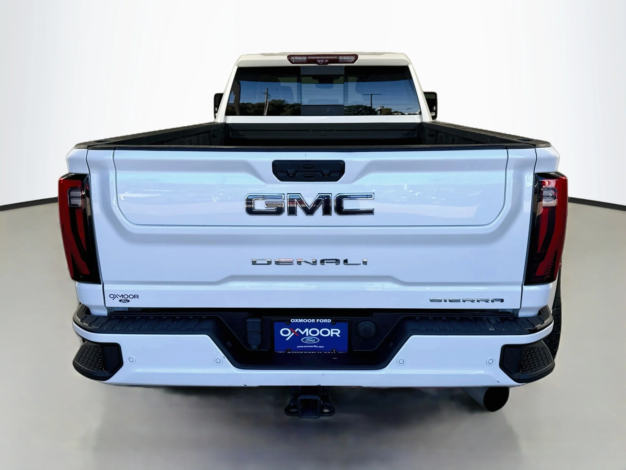 Used 2024 White GMC Denali Ultimate image 12