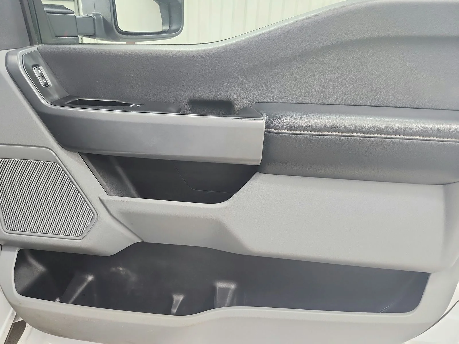 Used 2023 White Ford XL image 39