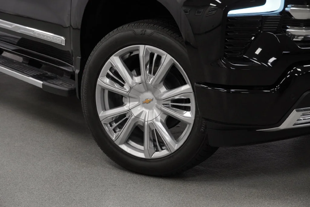 New 2026 Black Chevrolet High Country image 10