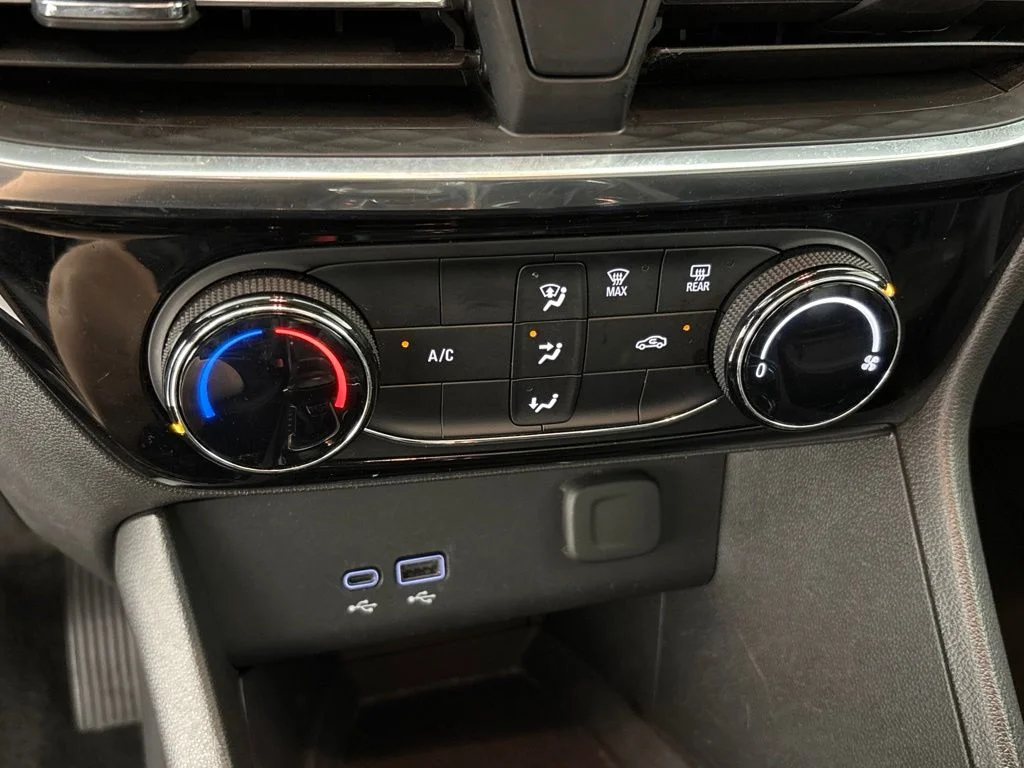 Used 2024 White Buick Sport Touring image 36