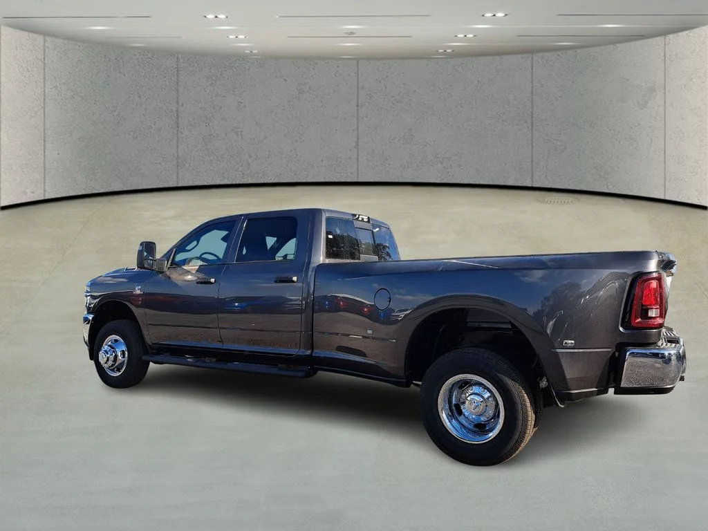 New 2026 Granite Crystal Metallic Clear-Coat Exterior Paint RAM Tradesman image 7
