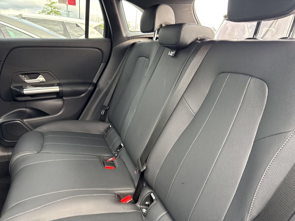 Used 2025  Mercedes-Benz GLA 250 image 19