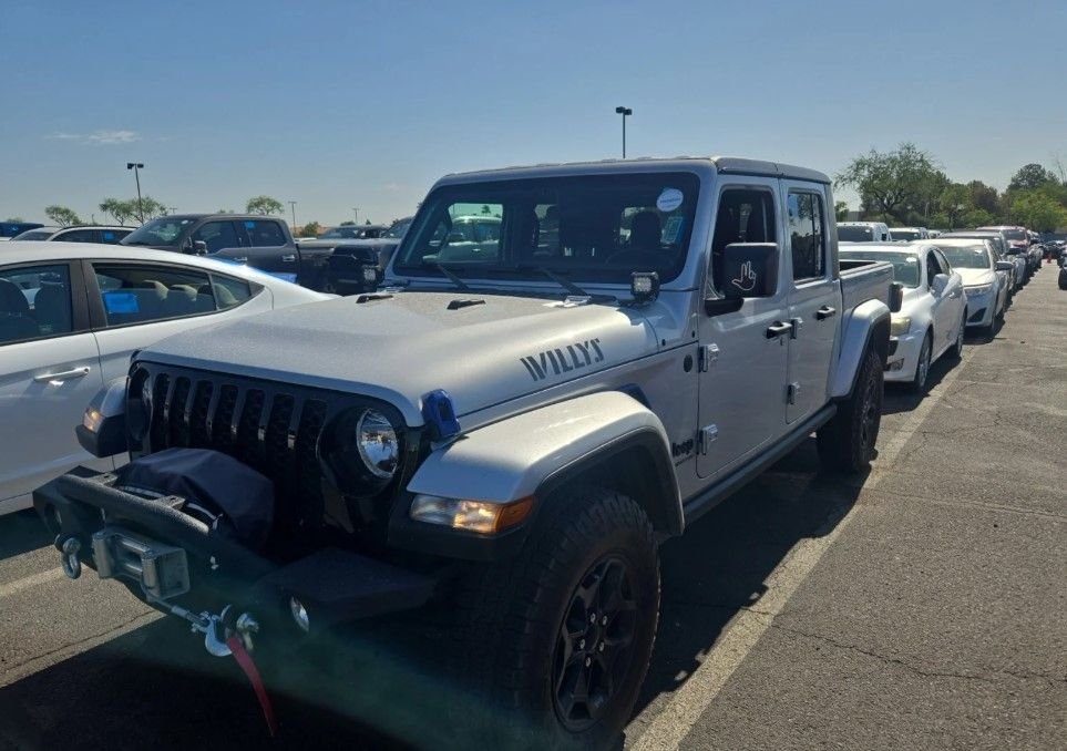 Used 2022 Silver Jeep Willys image 3