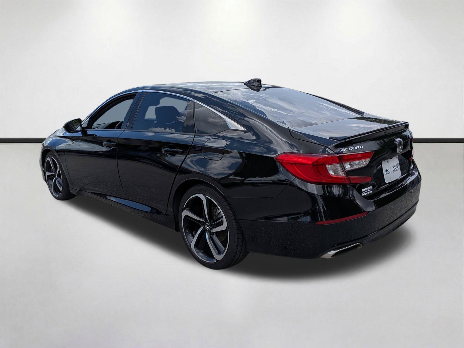 Used 2021  Honda Sport image 6