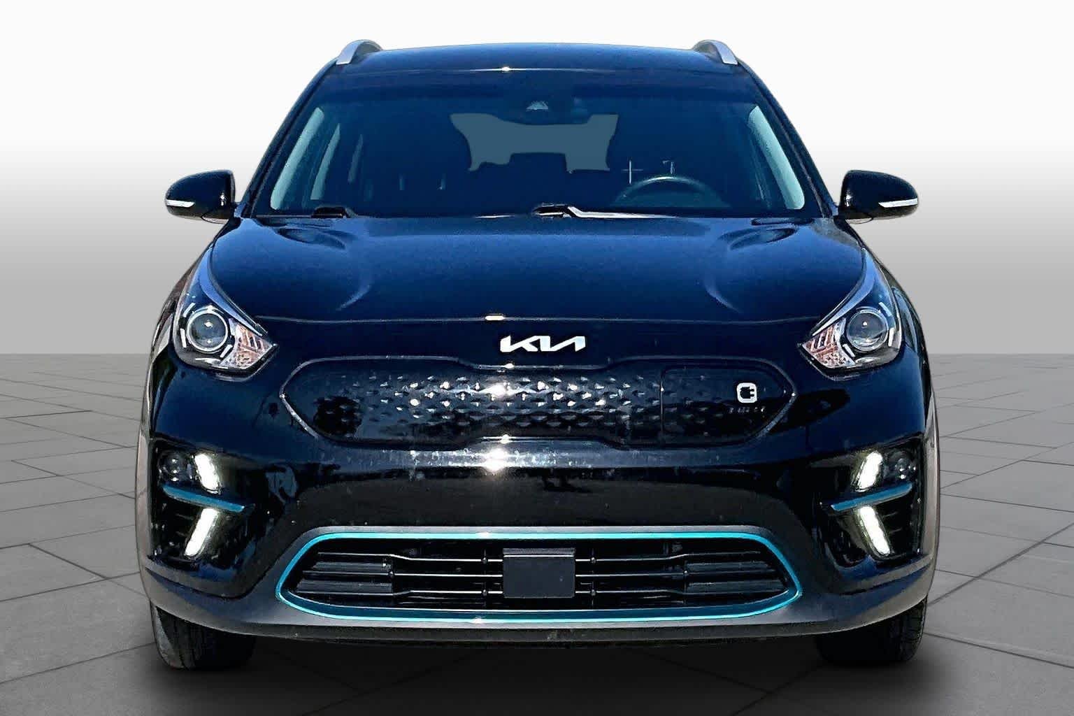 Used 2022 Aurora Black Pearl Kia EX image 3