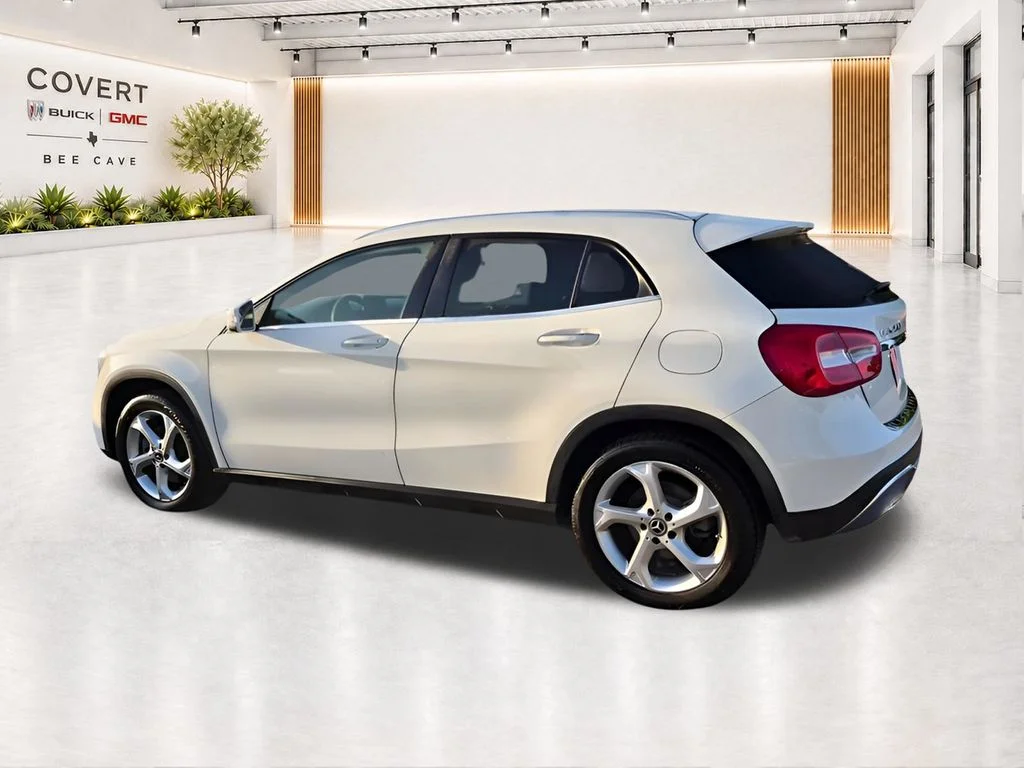 Used 2018 Black Mercedes-Benz GLA 250 image 7