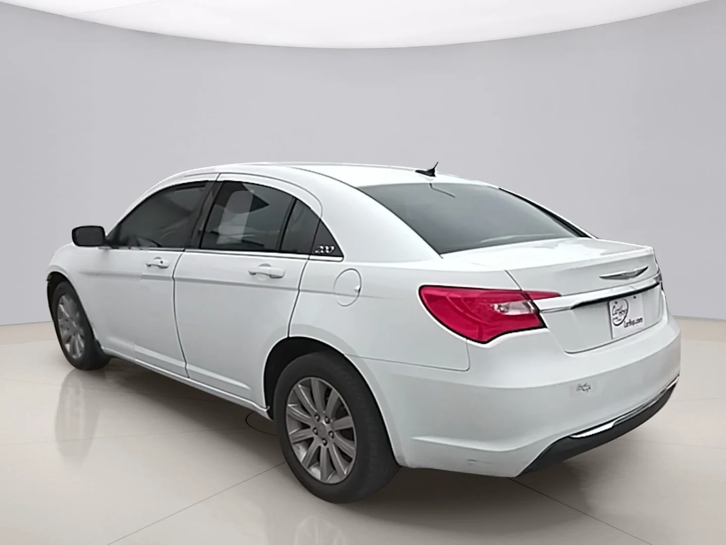Used 2011 White Chrysler TOURING image 3
