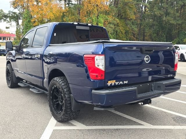 2021 Nissan Titan SV photo 3
