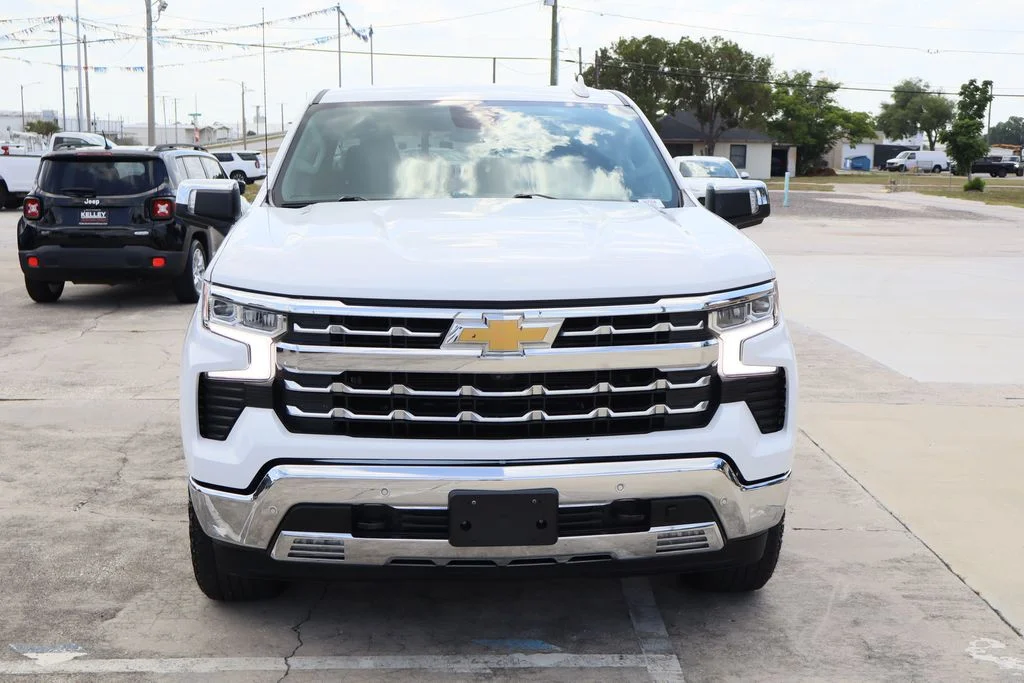Used 2023 White Chevrolet LTZ image 4