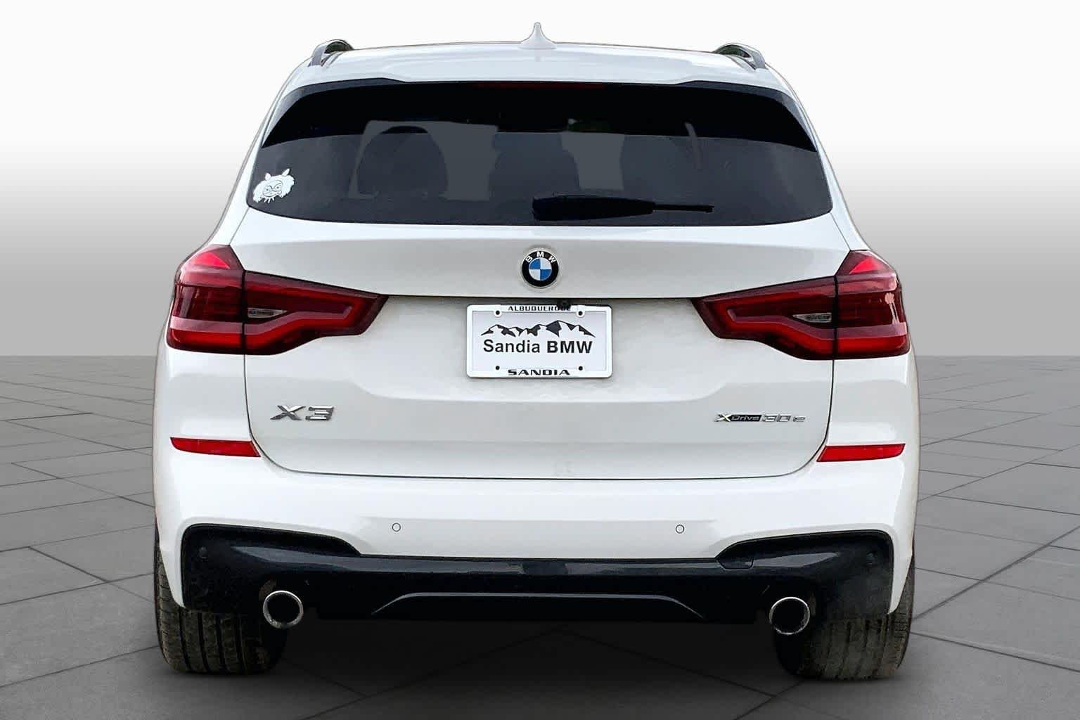 Used 2021 Alpine White BMW xDrive30e image 4