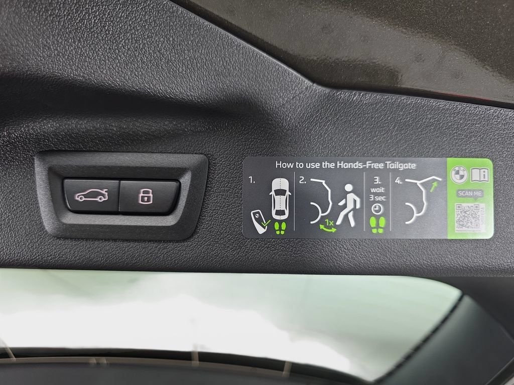 New 2027 Manhattan Green Metallic BMW xDrive40i image 14