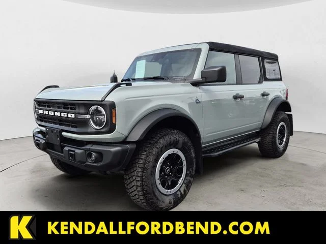 2024 Ford Bronco Black Diamond 4x4's photo