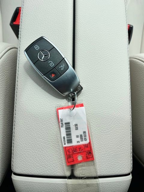 New 2026 Polar White Mercedes-Benz GLB 250 image 55