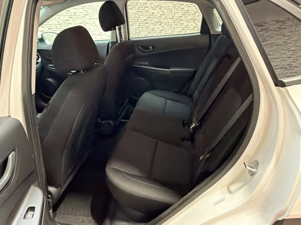 Used 2023 Lunar White Hyundai SEL image 13